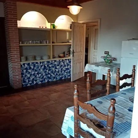 Higueras Y Olivos Дом отдыха Канделеда