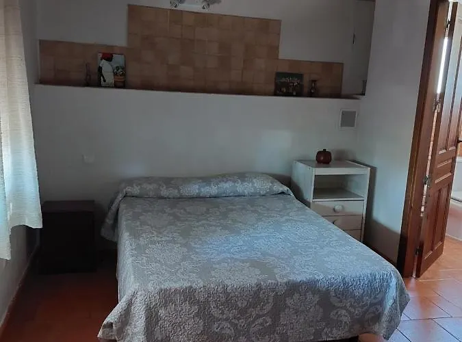 Higueras Y Olivos * 칸델레다